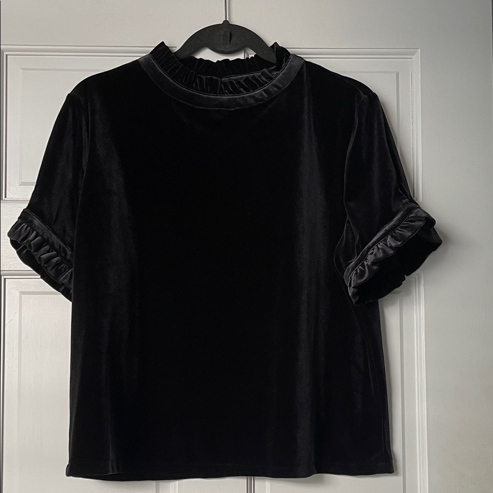 Crown & Ivy Elegant Black Velvet Preppy Holiday Blouse